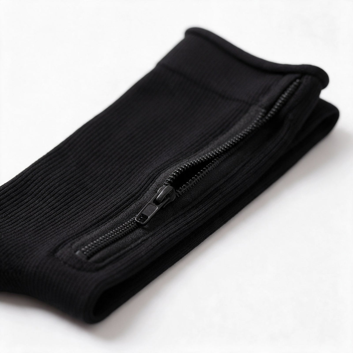 Bas de compression zippé SovaFlex noir, fermeture éclair latérale en gros plan